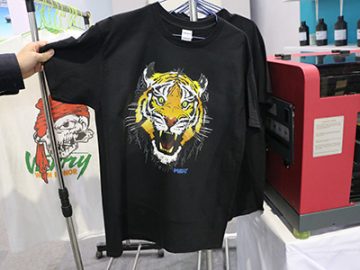 შავი მაისური ჩვენება