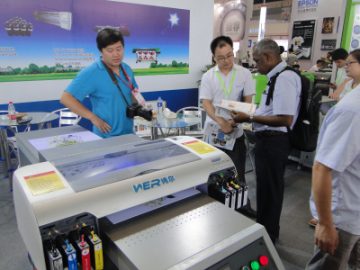 კოლეგა ფრთხილად ახსნა